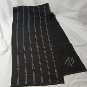 Louis Vuitton Black and Gray Men's Scarf